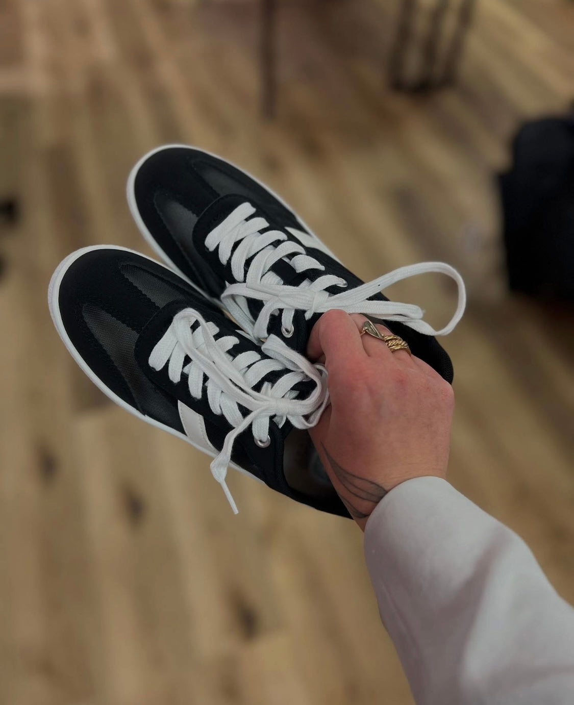 Mesh Sneaker