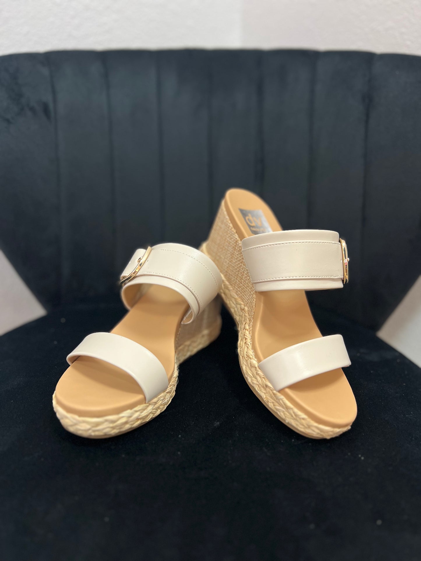 Elara Ivory Wedge