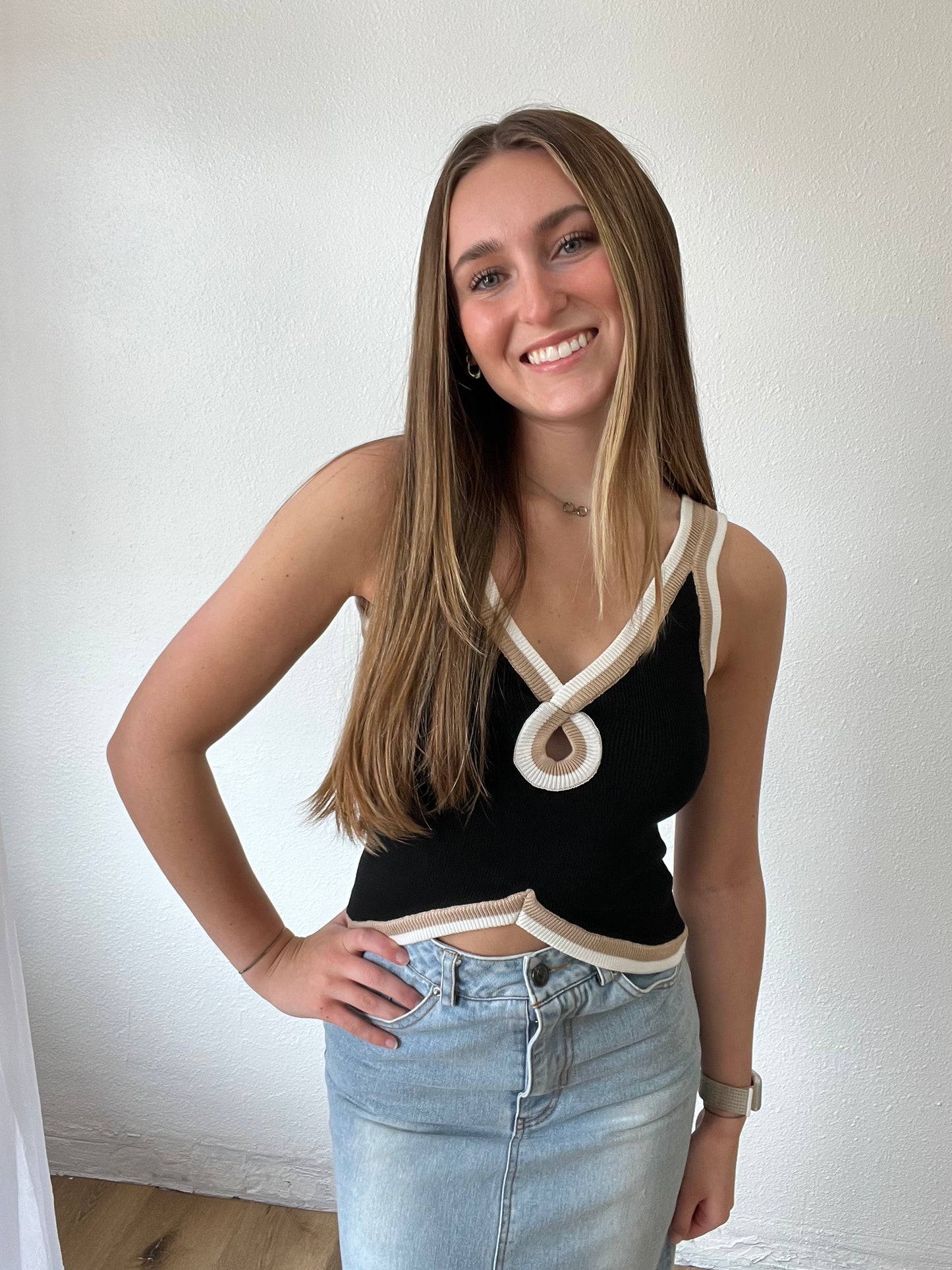 Inverted-V Hem Sweater Tank Top