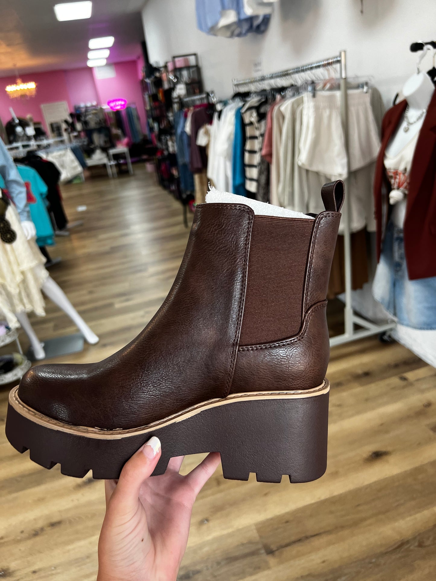 Rabbit Smooth Chelsea Boot