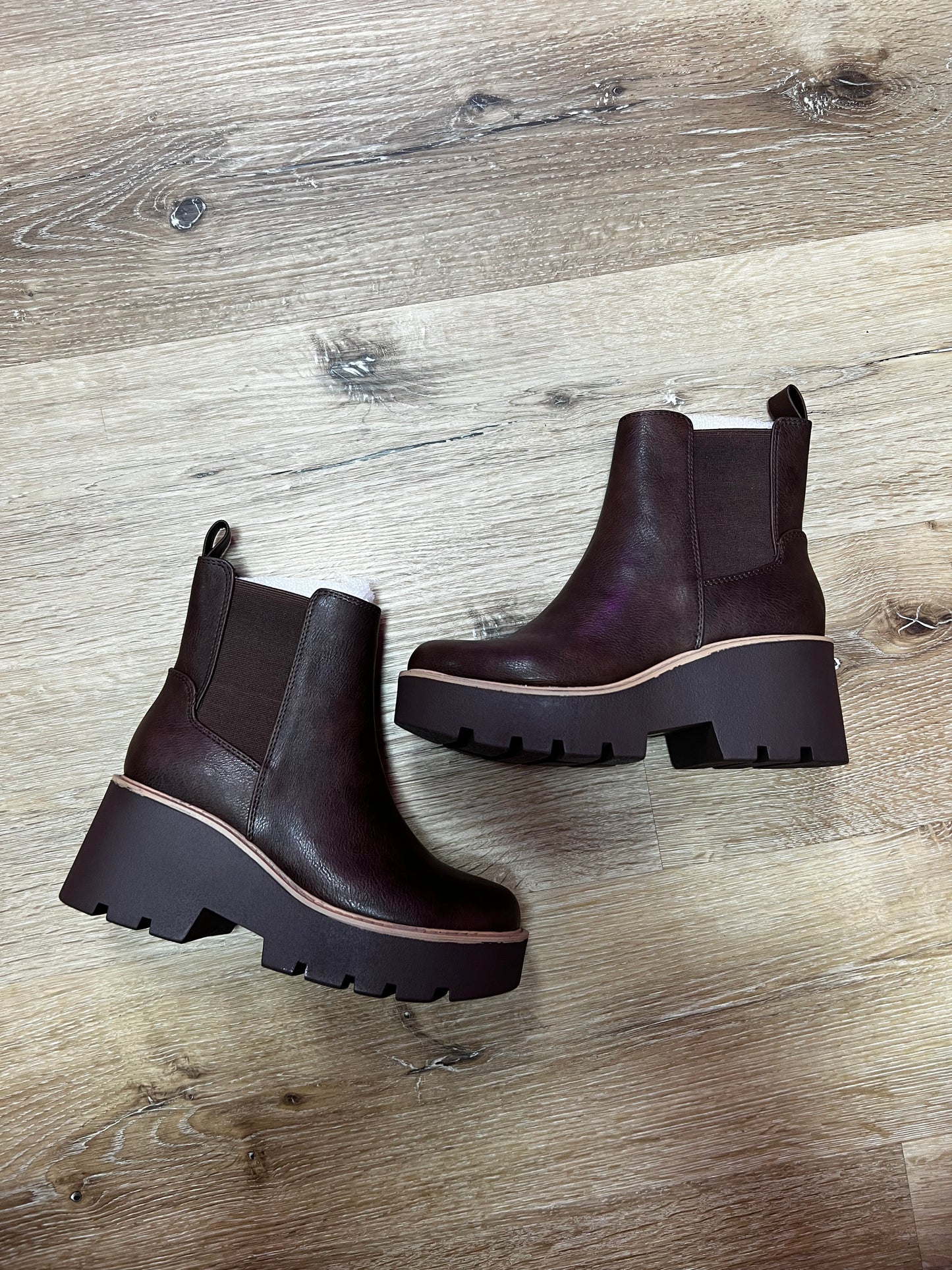 Rabbit Smooth Chelsea Boot