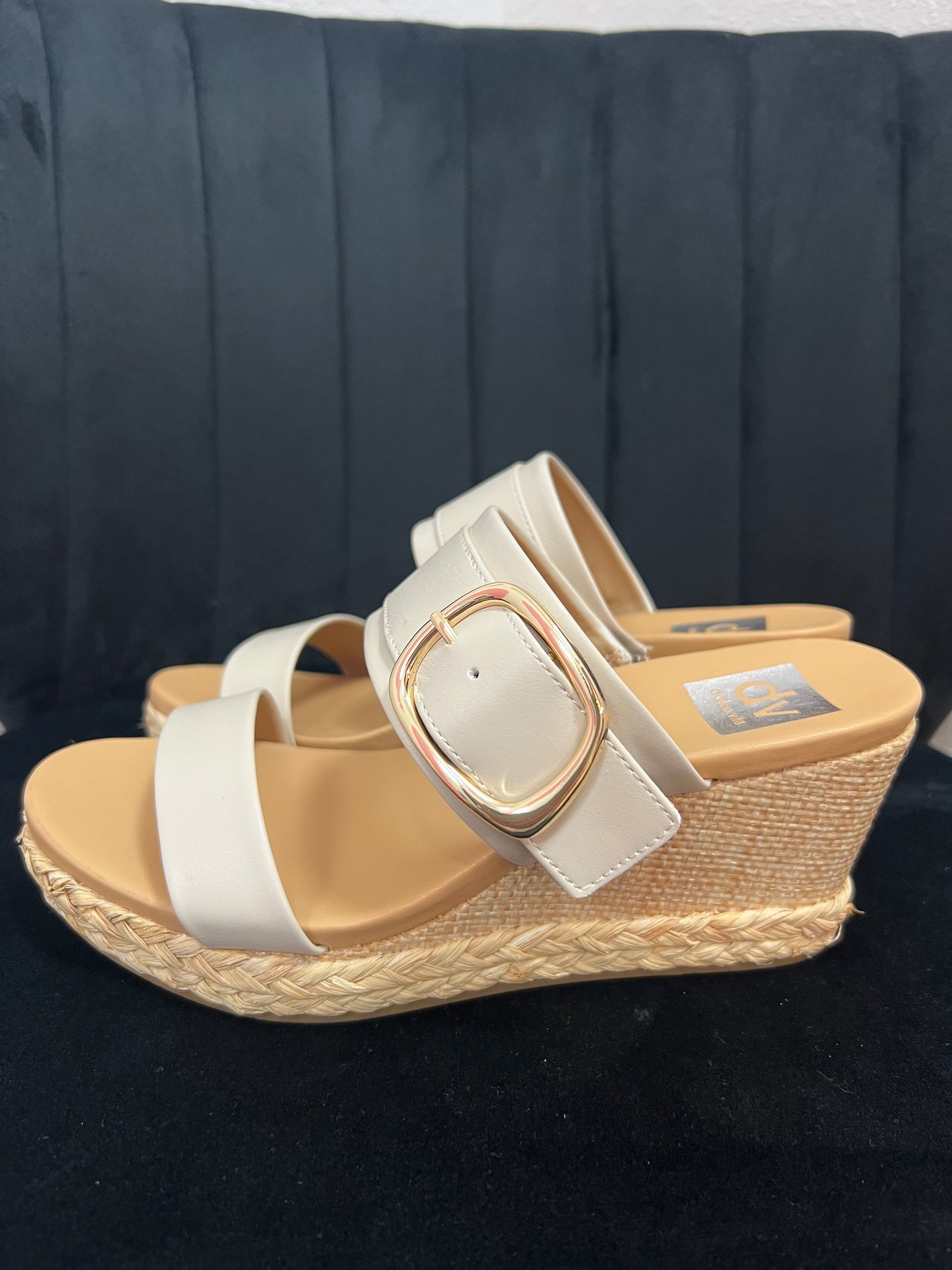 Elara Ivory Wedge