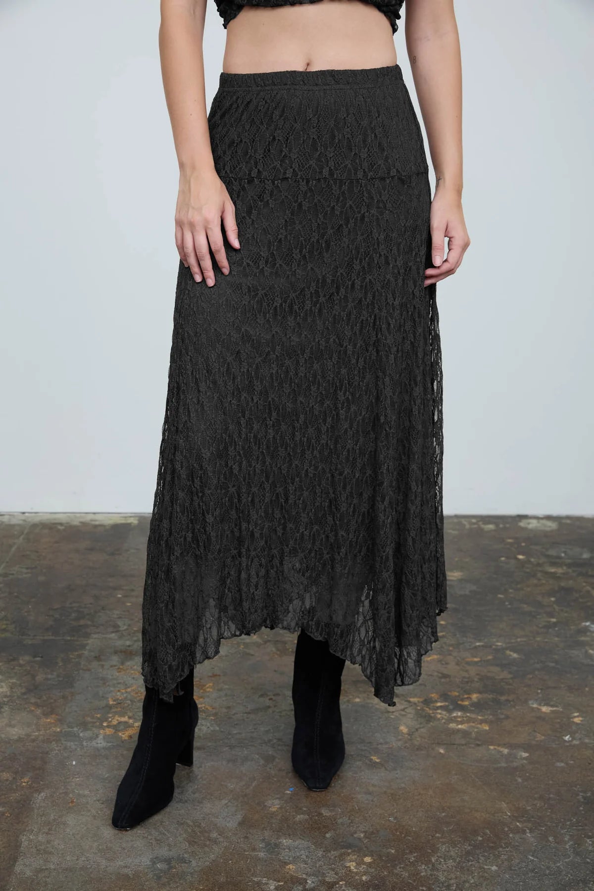 LACE HANDKERCHIEF MIDI SKIRT
