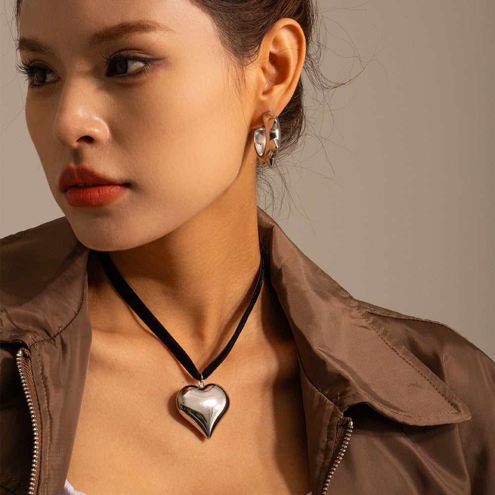 Chunky Heart Choker
