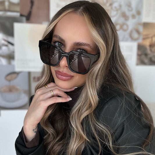 Ariana Black Smoke