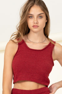 CROPPED SLEEVELESS TOP