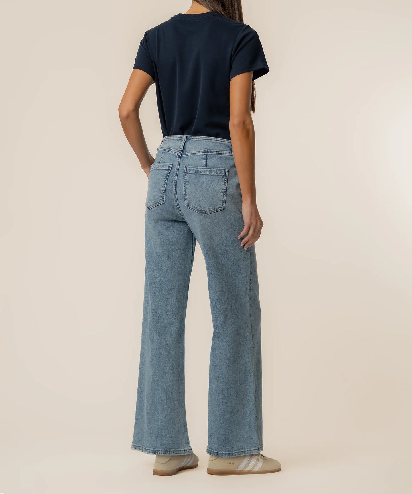 Meg Front Seam Detail