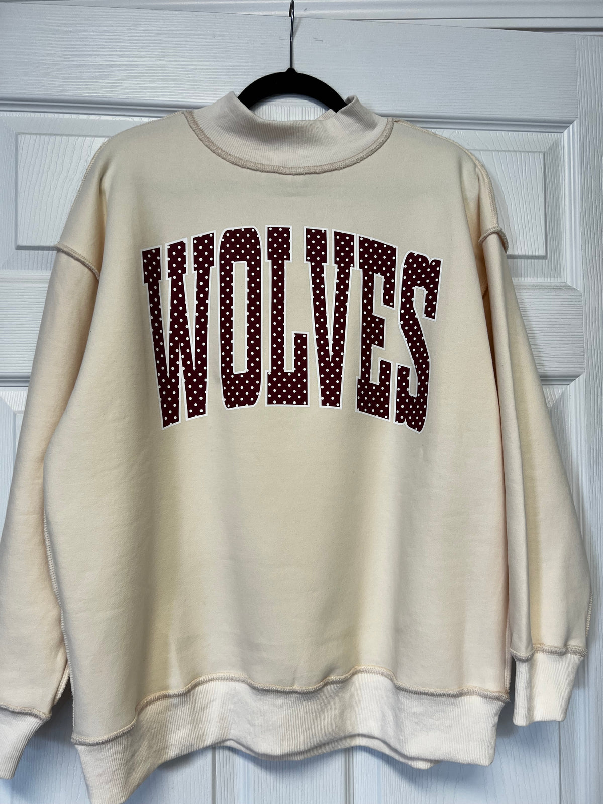 Wolves Mockneck Cream