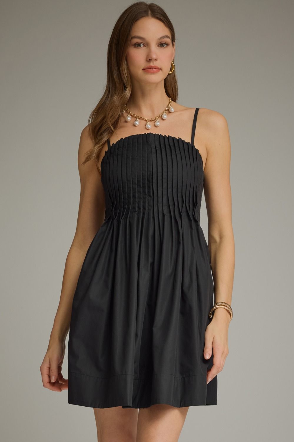 Solid straight neck sleeveless mini dress