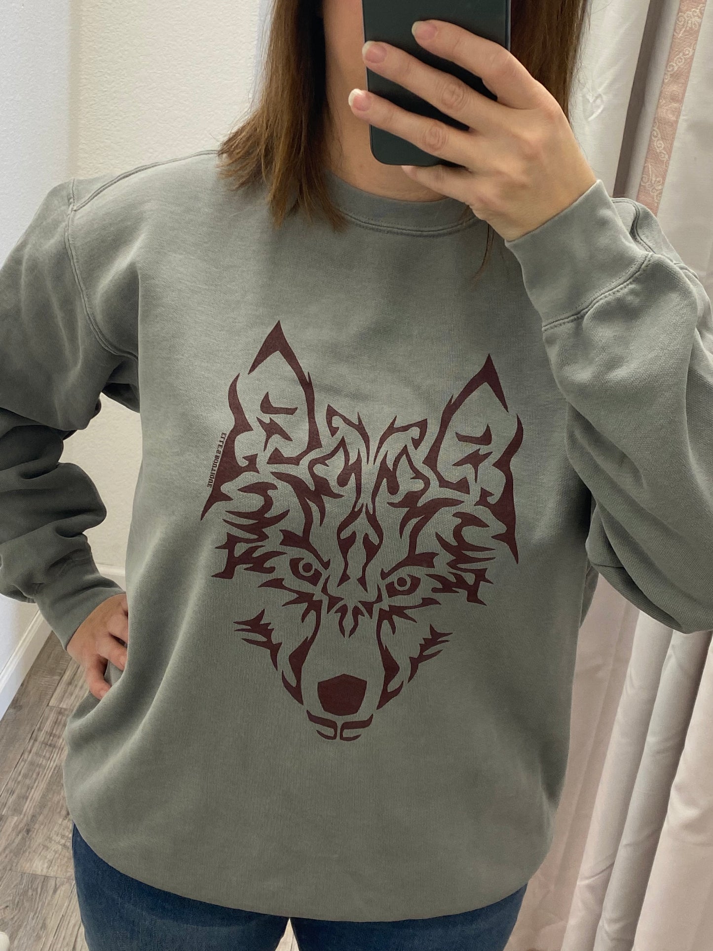 Wolf Outline Crewneck