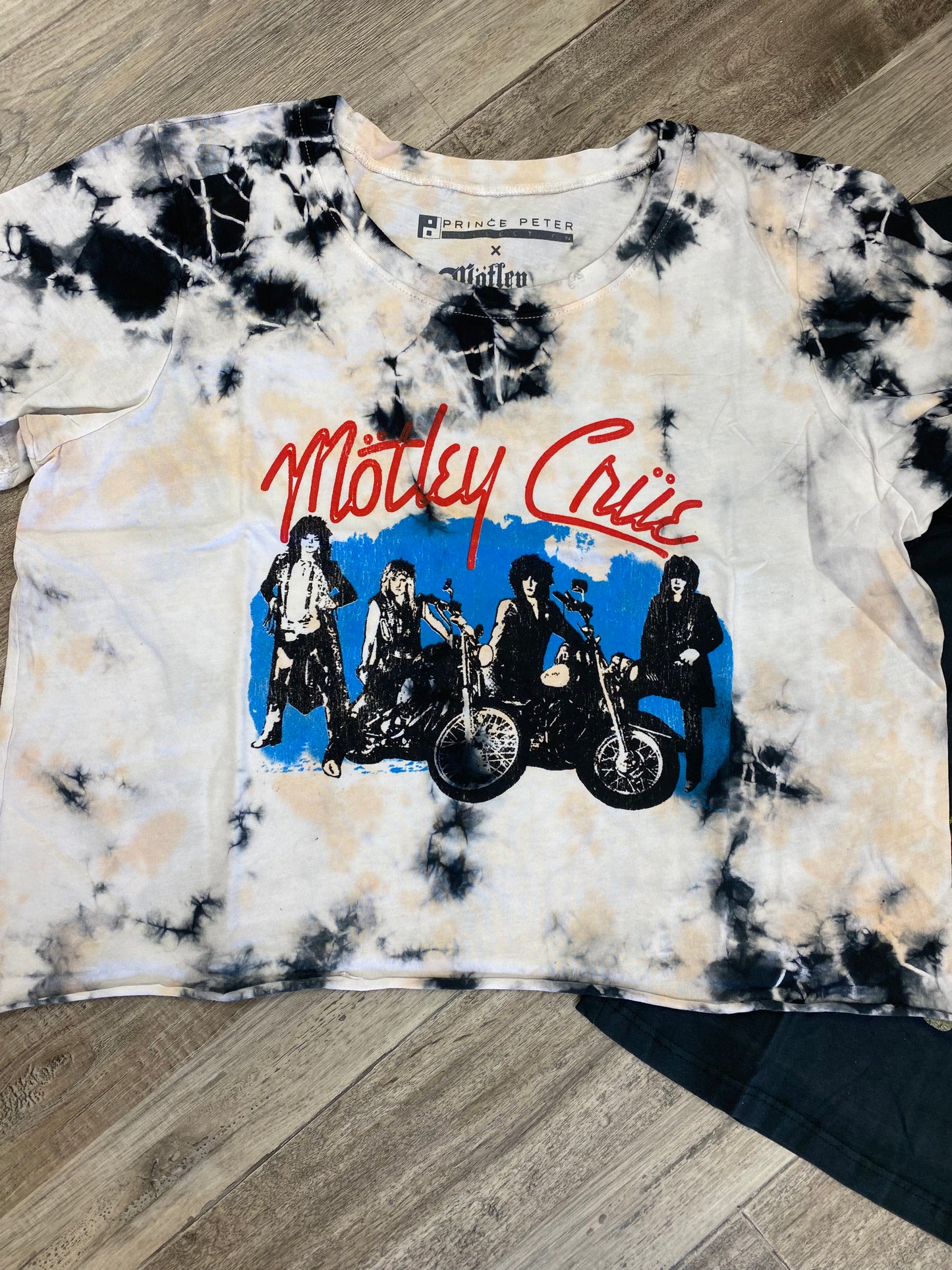 Motley Crue Cropped Tee