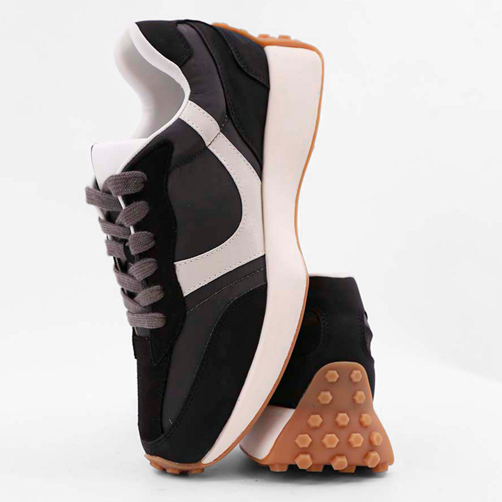 Pebbles Sneaker